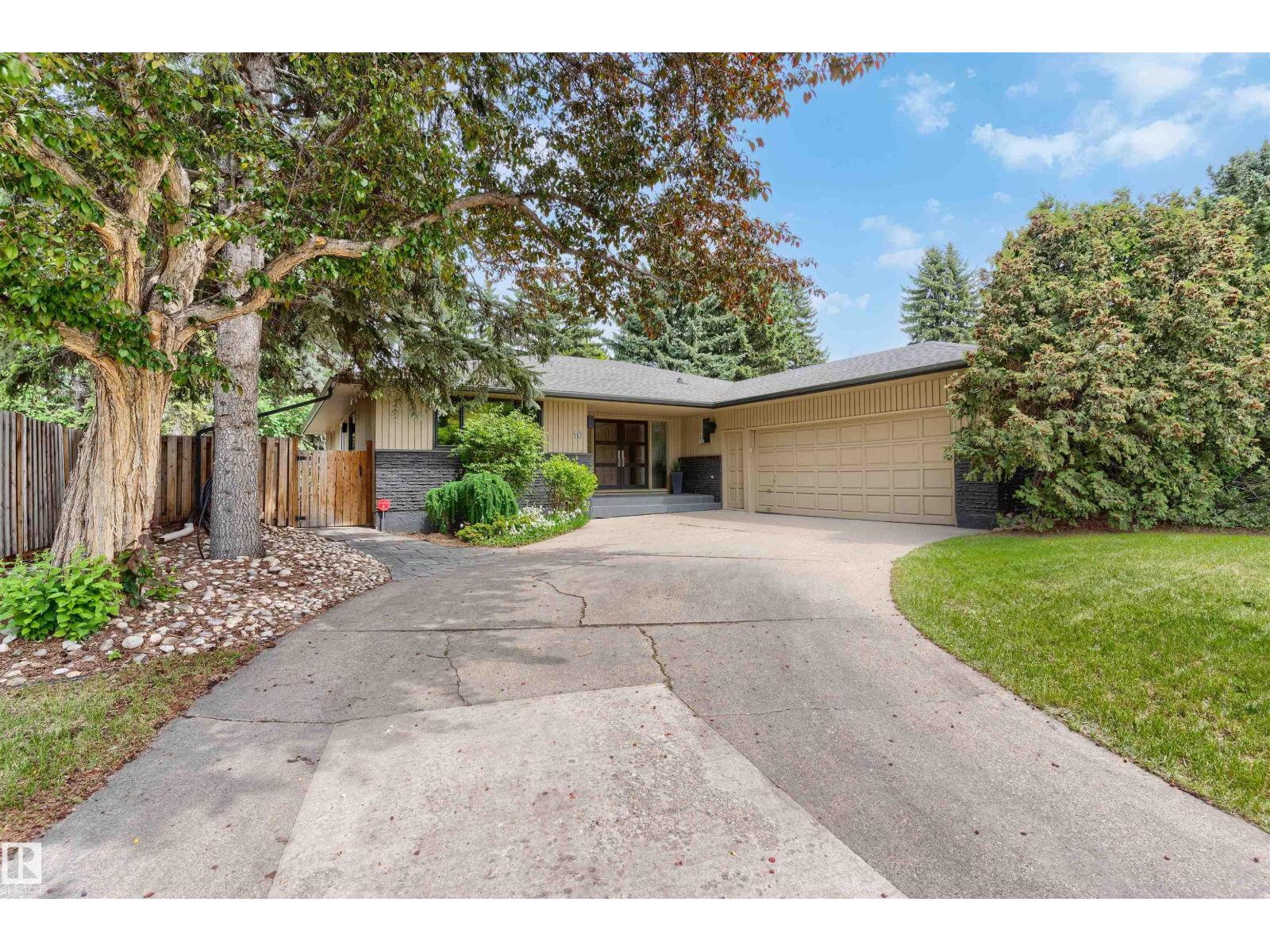 16 Quesnell Rd Nw, Edmonton, Alberta  T5R 5N2 - Photo 2 - E4493752