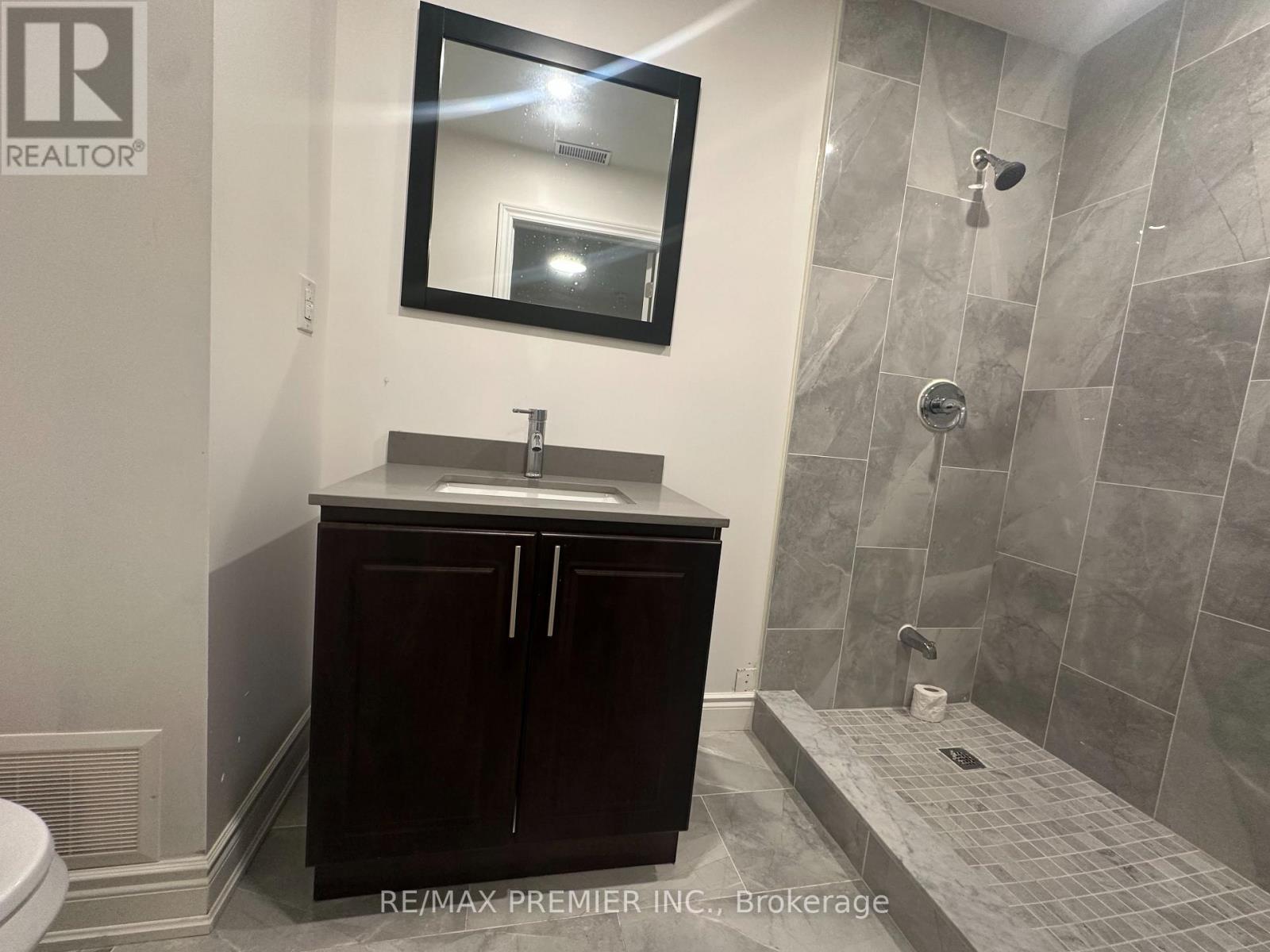 5244 Adobe Court, Mississauga, Ontario  L5M 0K8 - Photo 14 - W13417902
