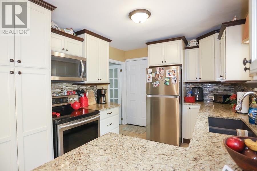 915 Fourth Lin E, Sault Ste. Marie, Ontario P6A 6J8 - Photo 31 - SM261450