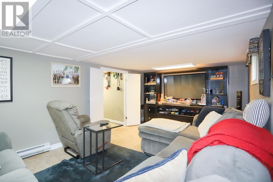 915 Fourth Lin E, Sault Ste. Marie, Ontario P6A 6J8 - Photo 40 - SM261450