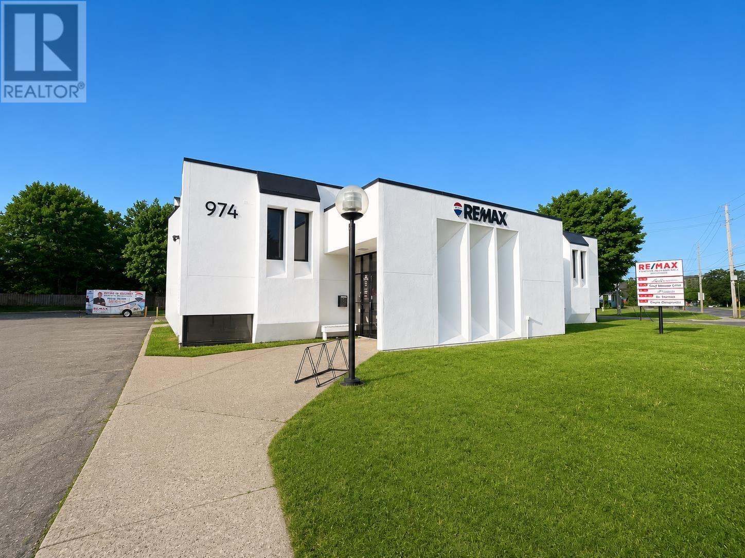 974 Queen Street East - Unit 105, Sault Ste. Marie, Ontario P6A 2C5 - Photo 1 - SM261445