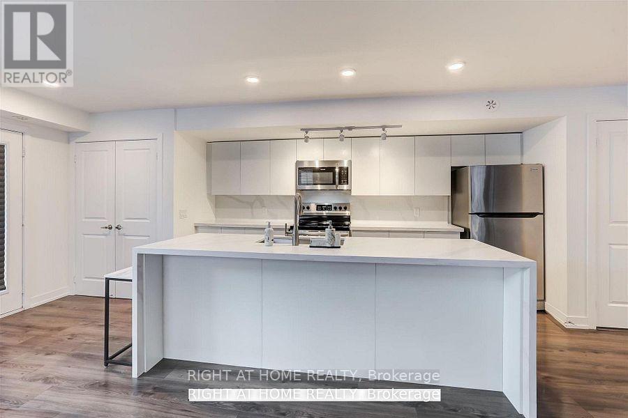 121 - 3062 Sixth Line, Oakville, Ontario  L6M 4J9 - Photo 8 - W13444764