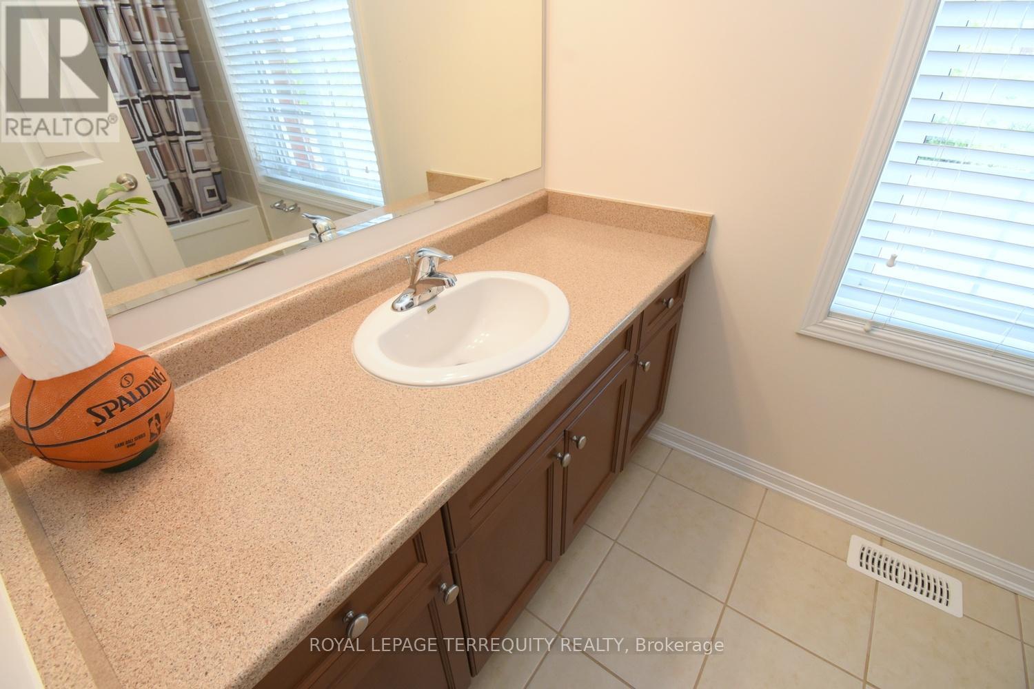 110 Gleave Terrace, Milton, Ontario  L9T 7B6 - Photo 37 - W13444896