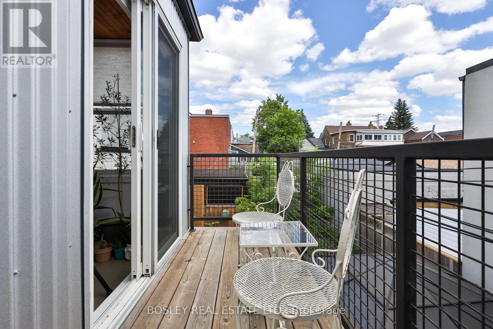 121 Blackthorn Avenue, Toronto, Ontario  M6N 3H4 - Photo 27 - W13444918
