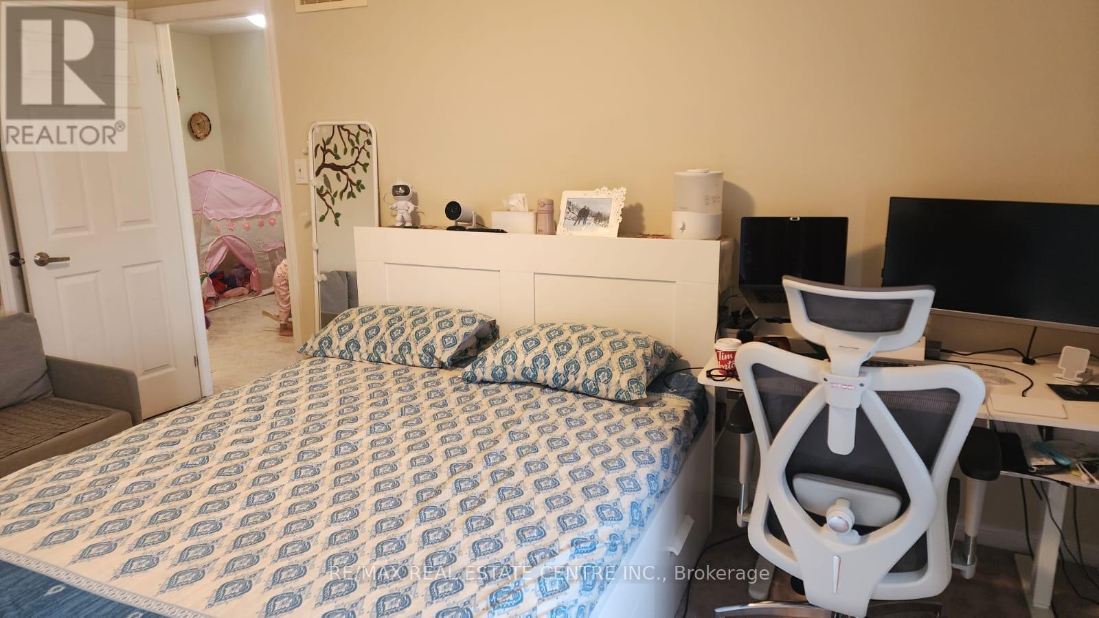 221 Slingsby Landing, Milton, Ontario  L9T 8N5 - Photo 11 - W13444942