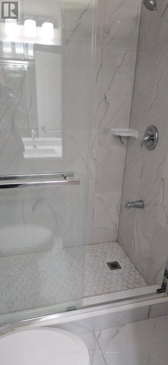 1145 Shadeland Drive, Mississauga, Ontario  L5C 1P2 - Photo 6 - W13445042
