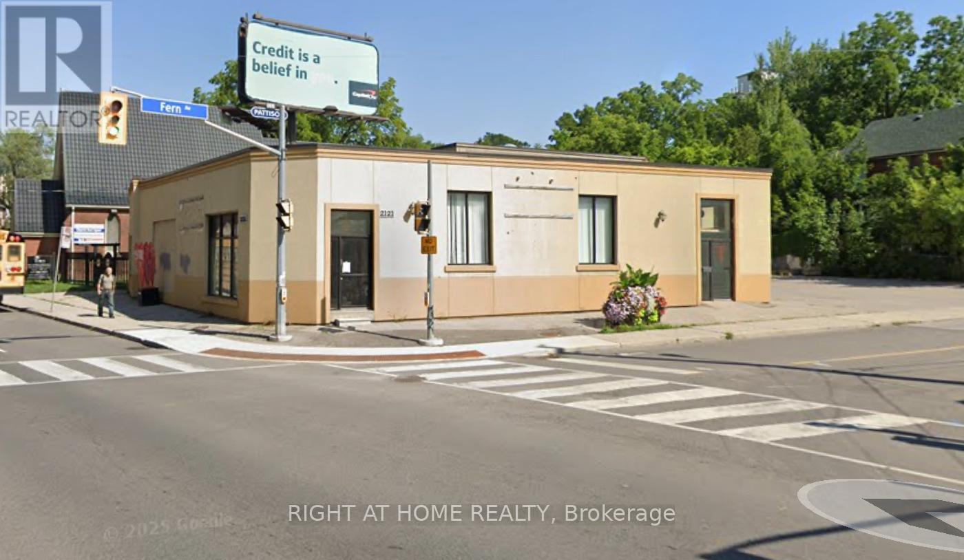 2121 WESTON ROAD, Toronto, Ontario