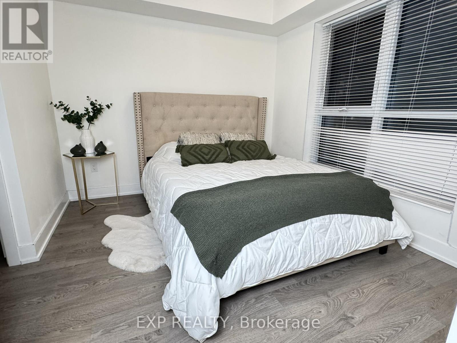 804 - 7 Mabelle Avenue, Toronto, Ontario  M9A 4X1 - Photo 3 - W12965054