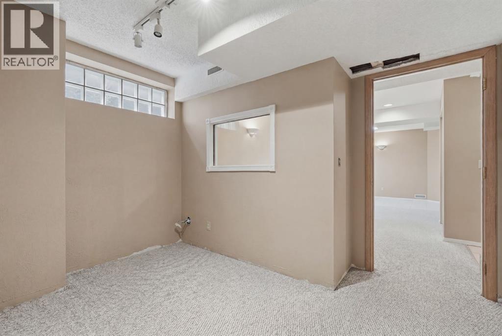 298 Costa Mesa Close NE, Calgary, Alberta  T1Y 6W7 - Photo 33 - A2320260