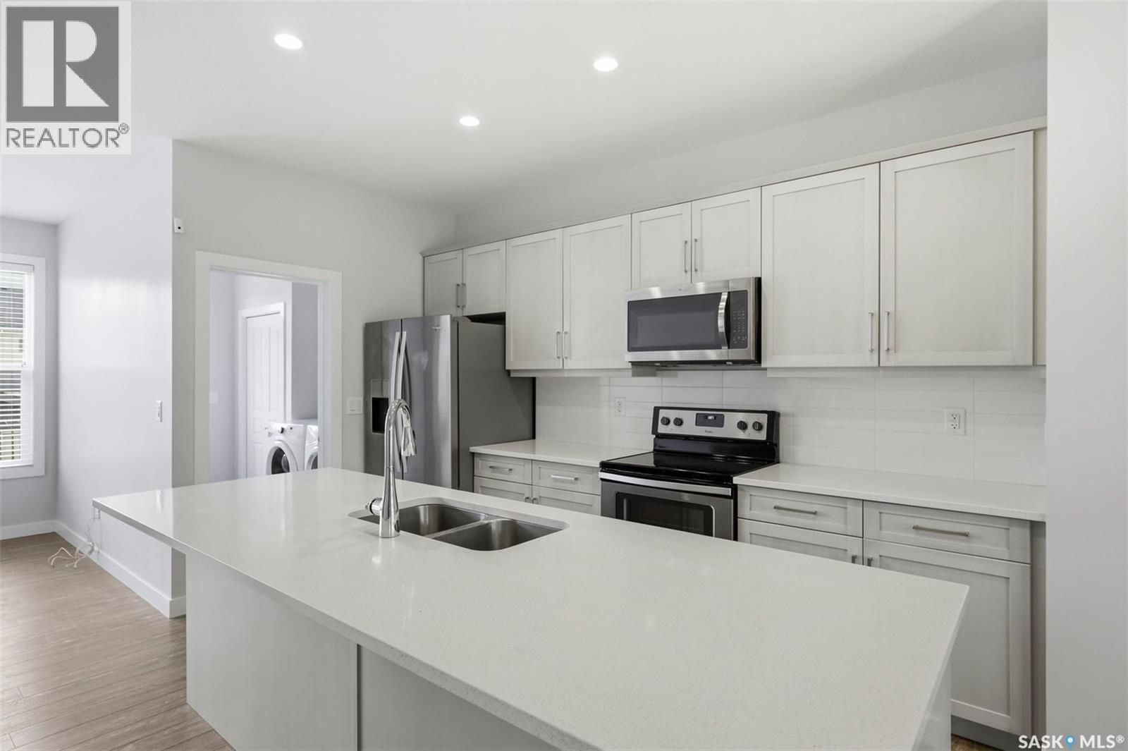 251 Newton Link, Saskatoon, Saskatchewan  S7V 0M8 - Photo 16 - SK039352
