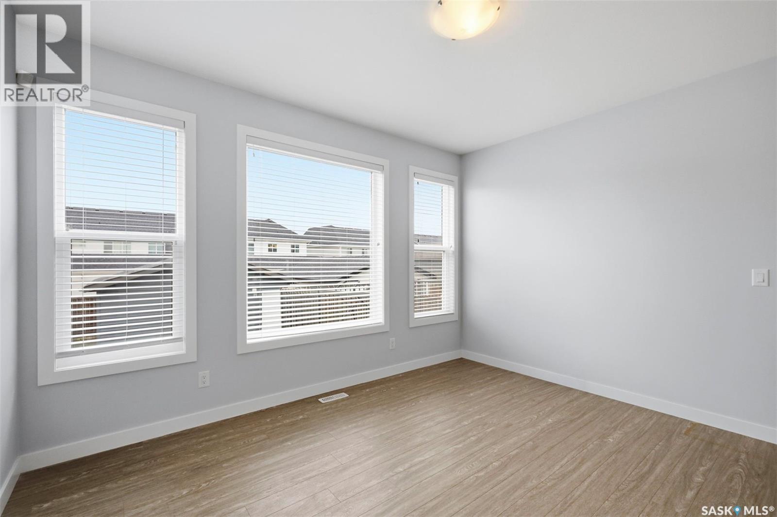 251 Newton Link, Saskatoon, Saskatchewan  S7V 0M8 - Photo 19 - SK039352