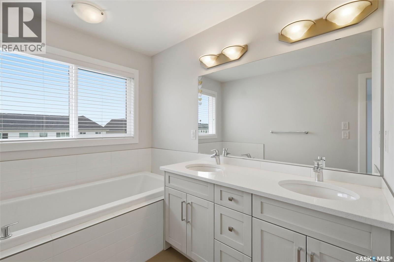 251 Newton Link, Saskatoon, Saskatchewan  S7V 0M8 - Photo 25 - SK039352