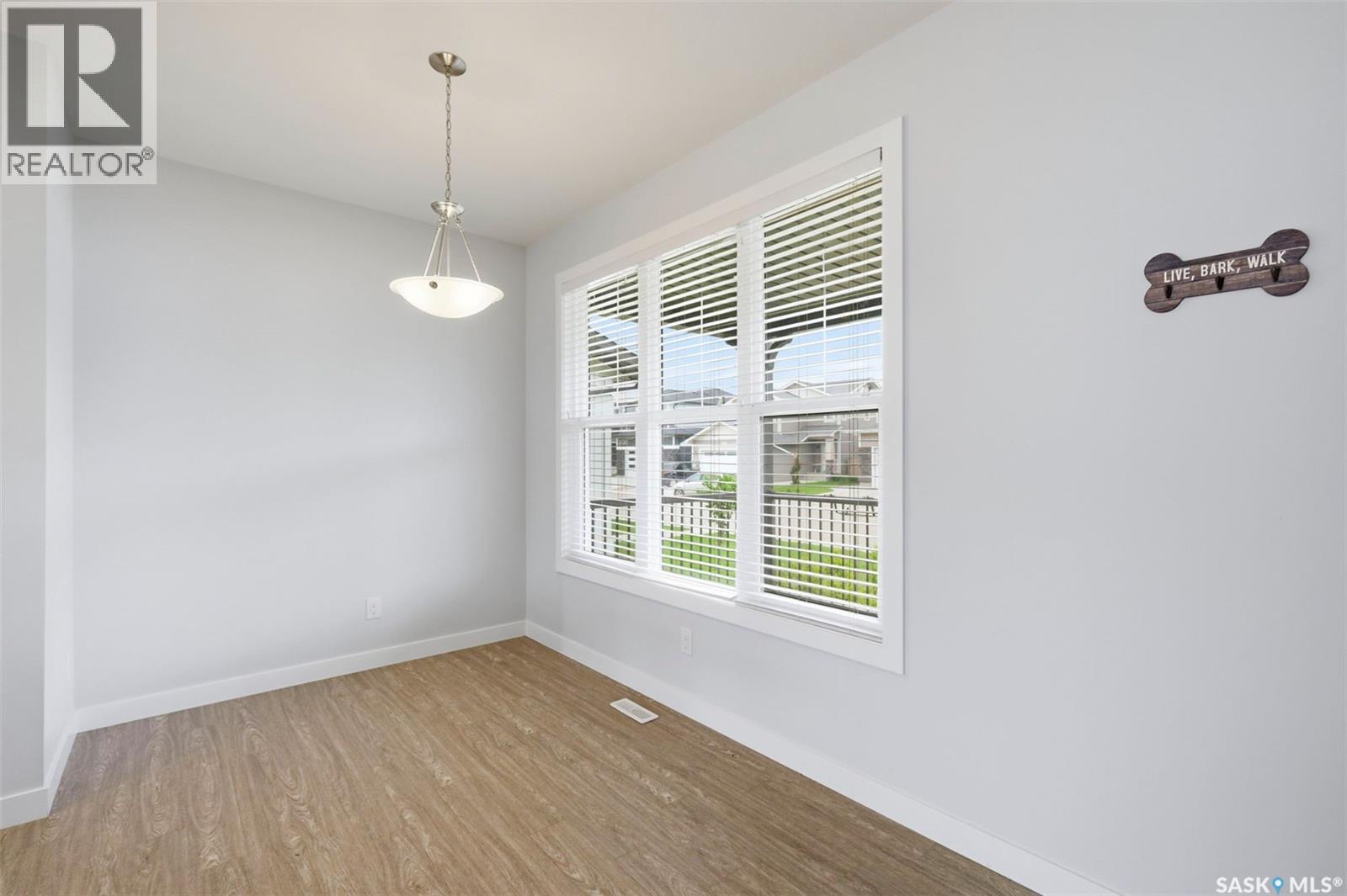 251 Newton Link, Saskatoon, Saskatchewan  S7V 0M8 - Photo 9 - SK039352