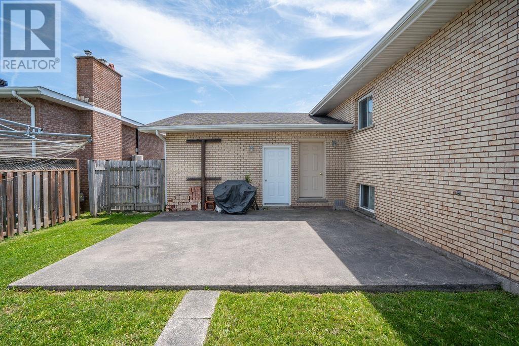 34 Bitonti Cres, Sault Ste. Marie, Ontario  P6C 6A9 - Photo 7 - SM261407