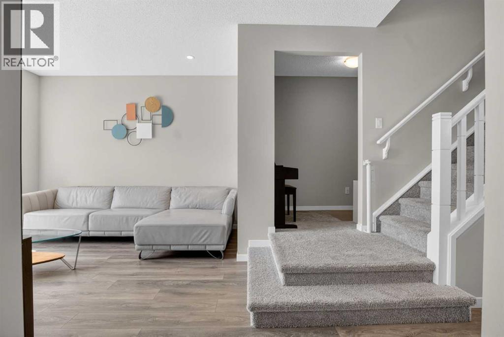 23 Masters Heights Se, Calgary, Alberta  T3M 2M7 - Photo 3 - A2319743