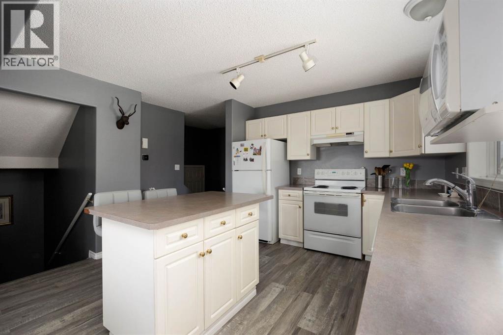 240 Sitka Drive, Fort Mcmurray, Alberta  T9H 5C9 - Photo 12 - A2318130