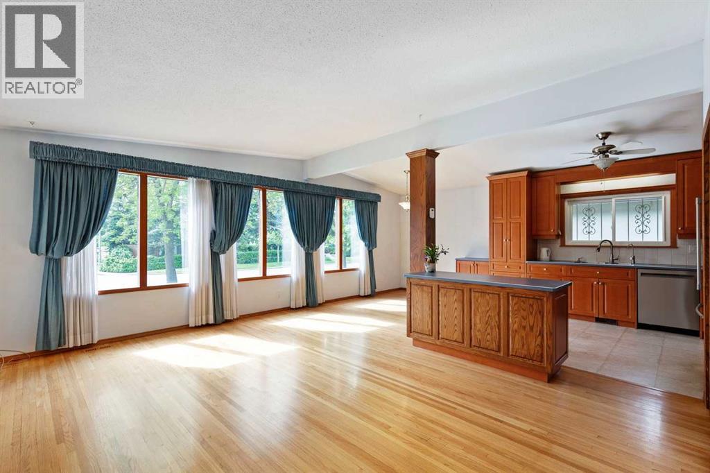 4823 Brisebois Drive NW, Calgary, Alberta  T2L 2G3 - Photo 12 - A2319938