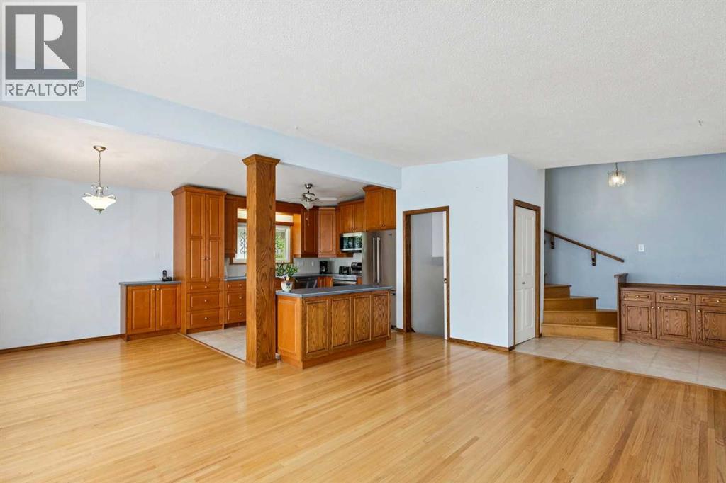 4823 Brisebois Drive NW, Calgary, Alberta  T2L 2G3 - Photo 6 - A2319938
