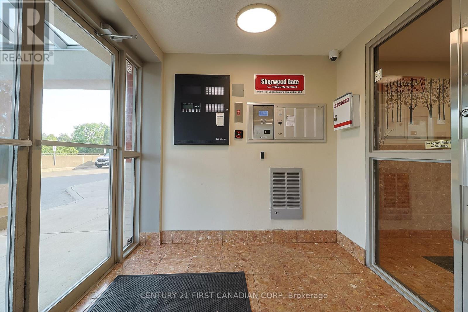 1001 - 30 Chapman Court, London North, Ontario  N6G 4Y4 - Photo 4 - X13445312