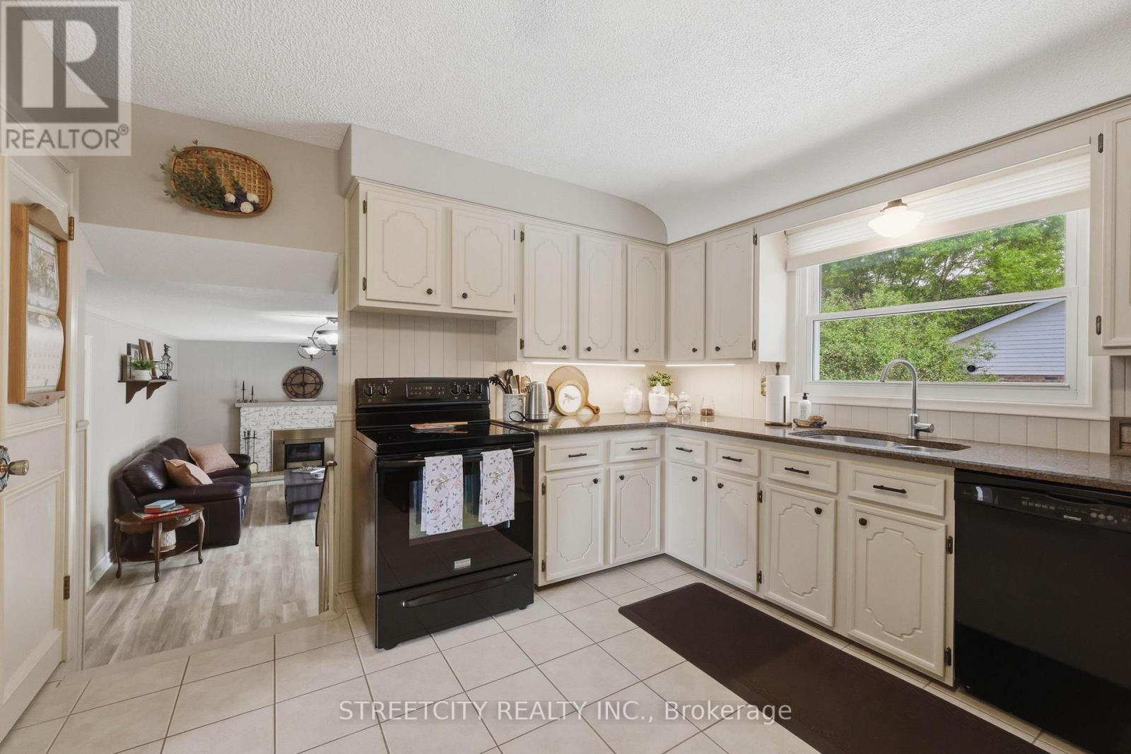 1 Jason Court, London South, Ontario  N6J 2B9 - Photo 13 - X13445422