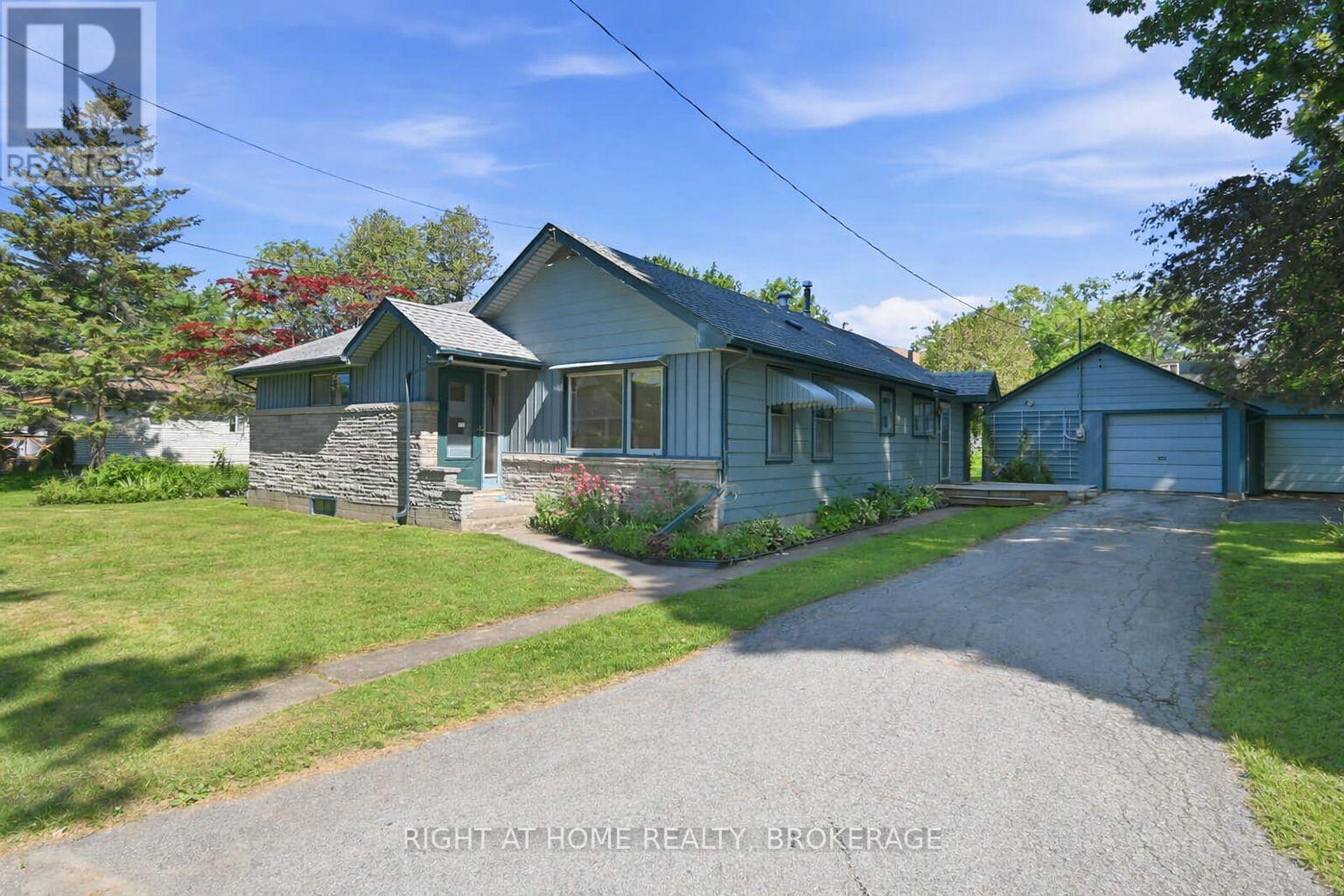 3906 Alexandra Road, Fort Erie, Ontario  L0S 1B0 - Photo 1 - X12643230