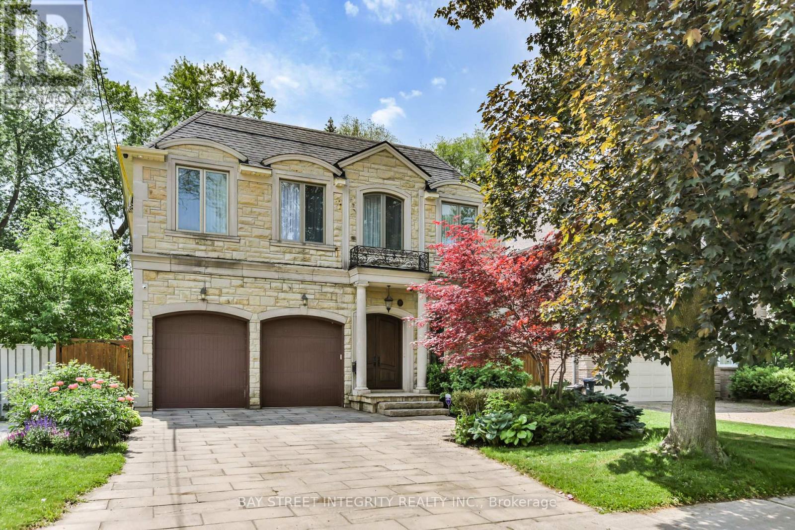 <div class="slider-price">$2,998,000</div><p>227 Empress Avenue, Toronto, Ontario</p>