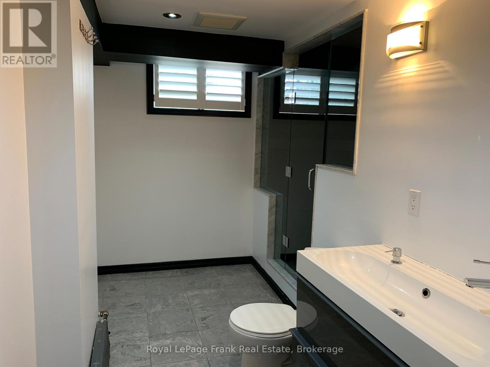 4 - 243 Huron Street, Oshawa, Ontario  L1H 5E5 - Photo 10 - E13445432