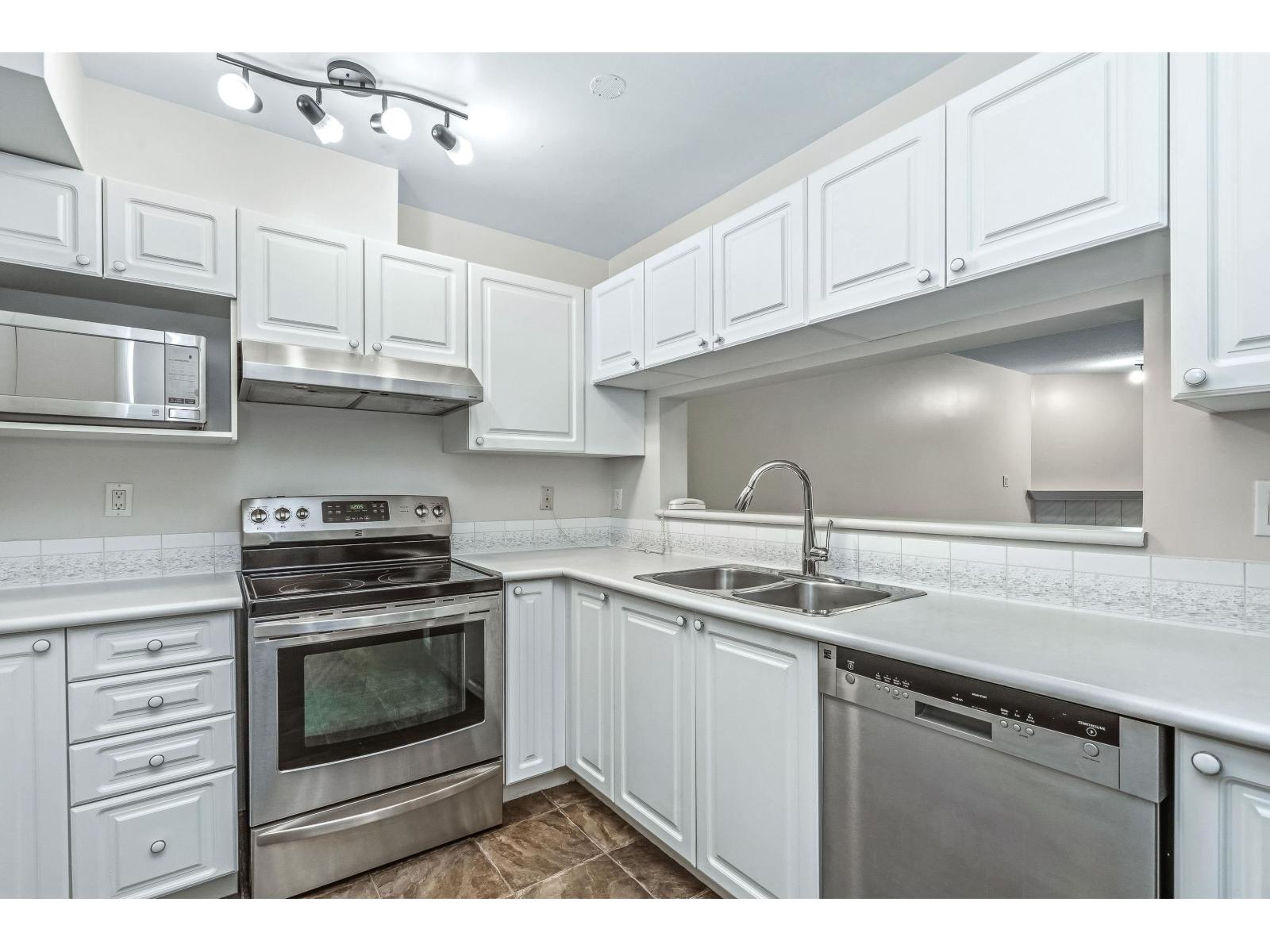307 16137 83 Avenue, Surrey, British Columbia  V4N 0N1 - Photo 6 - R3135090