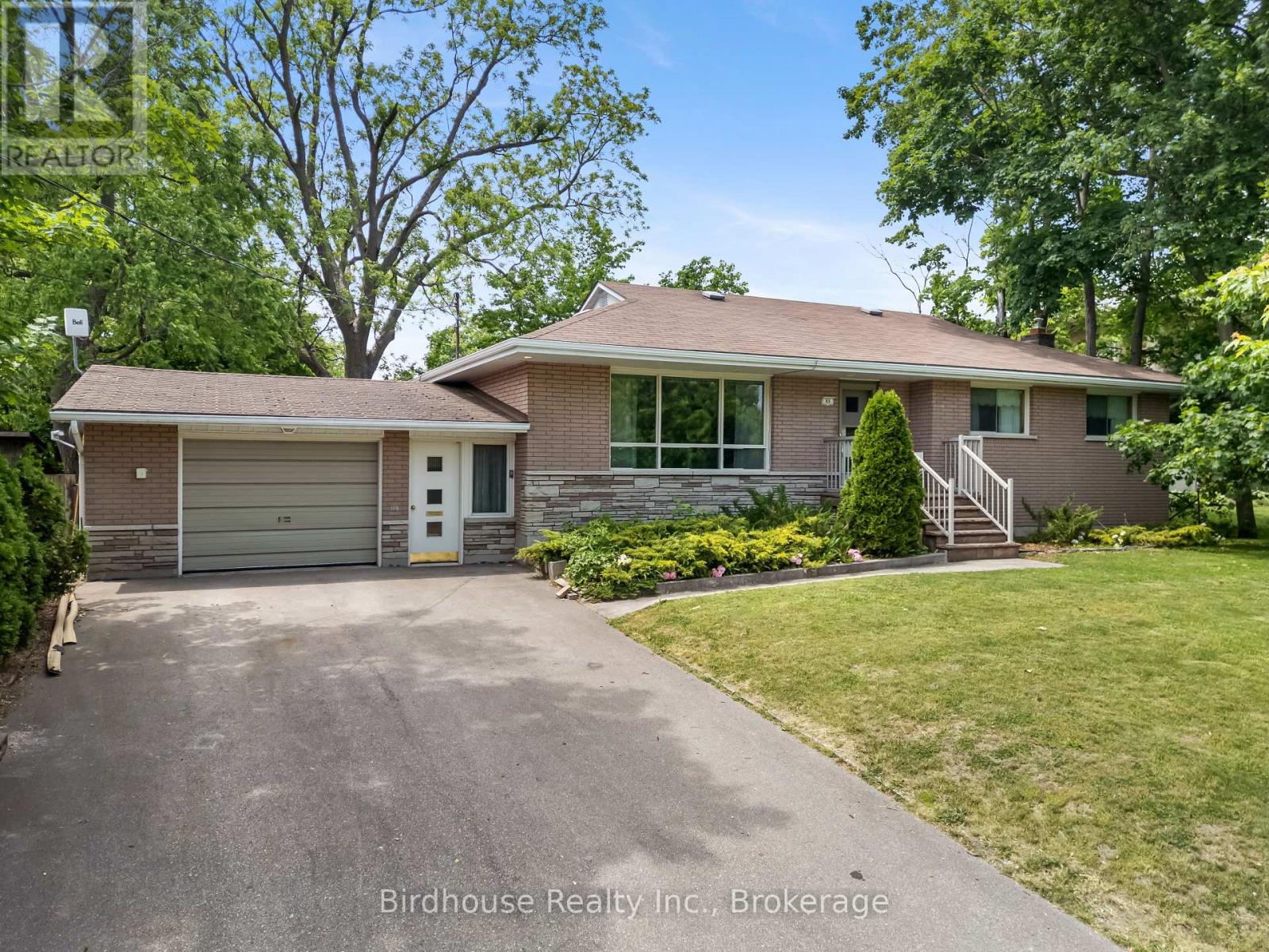 65 Victoria Avenue N, Kawartha Lakes, Ontario  K9V 4G6 - Photo 1 - X13445680