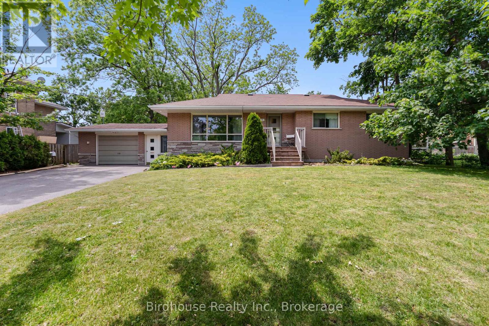 65 Victoria Avenue N, Kawartha Lakes, Ontario  K9V 4G6 - Photo 2 - X13445680