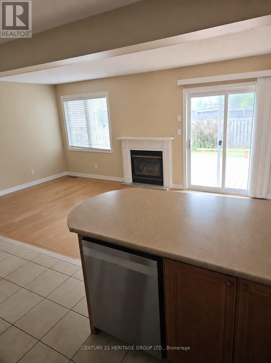 44 Starr Crescent, Aurora, Ontario  L4G 7X3 - Photo 4 - N13445276