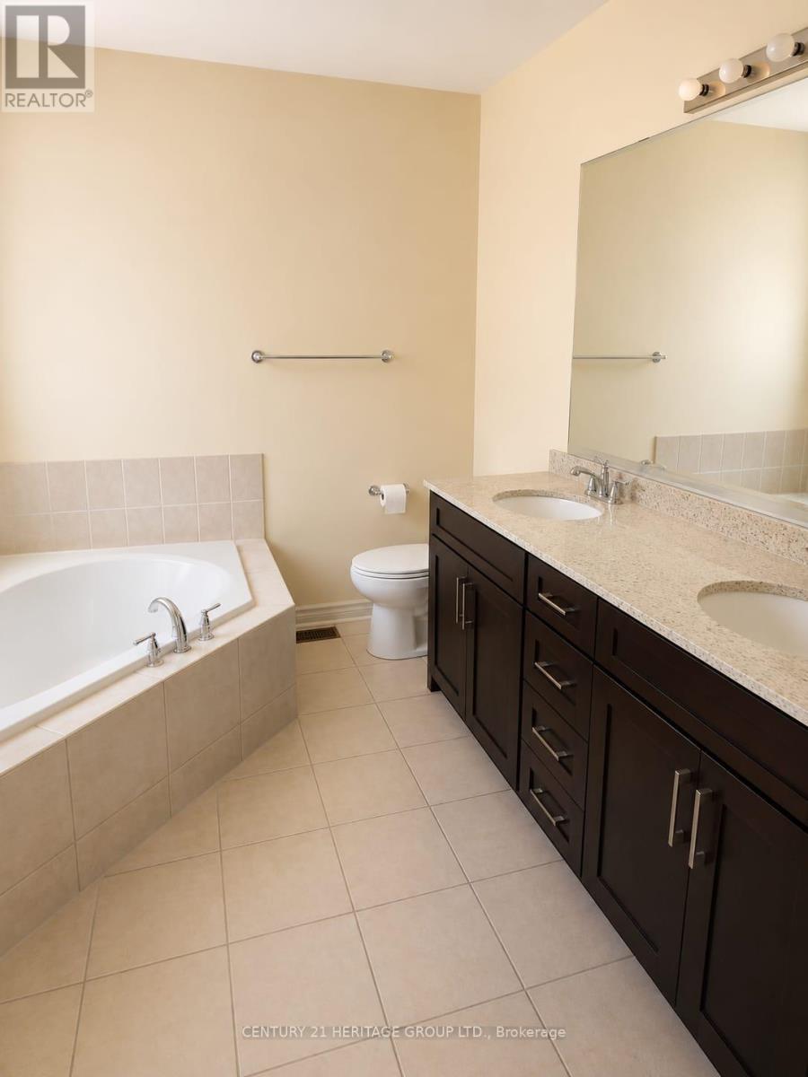44 Starr Crescent, Aurora, Ontario  L4G 7X3 - Photo 6 - N13445276