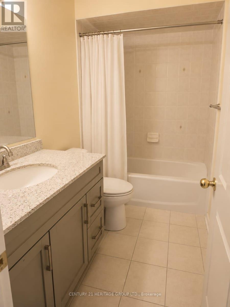 44 Starr Crescent, Aurora, Ontario  L4G 7X3 - Photo 8 - N13445276