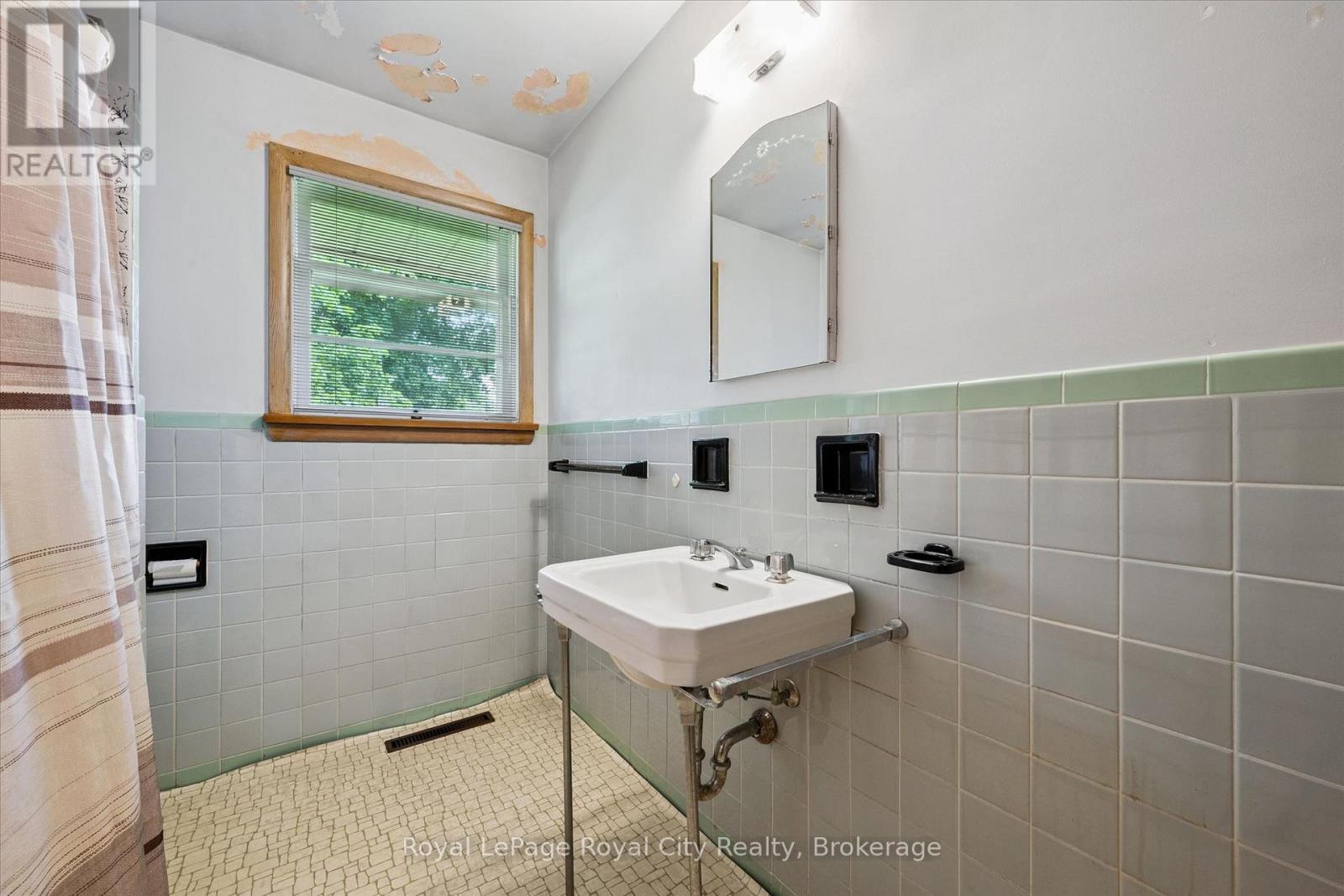 45 Waverley Drive, Guelph (Riverside Park), Ontario  N1E 1G7 - Photo 27 - X13445664