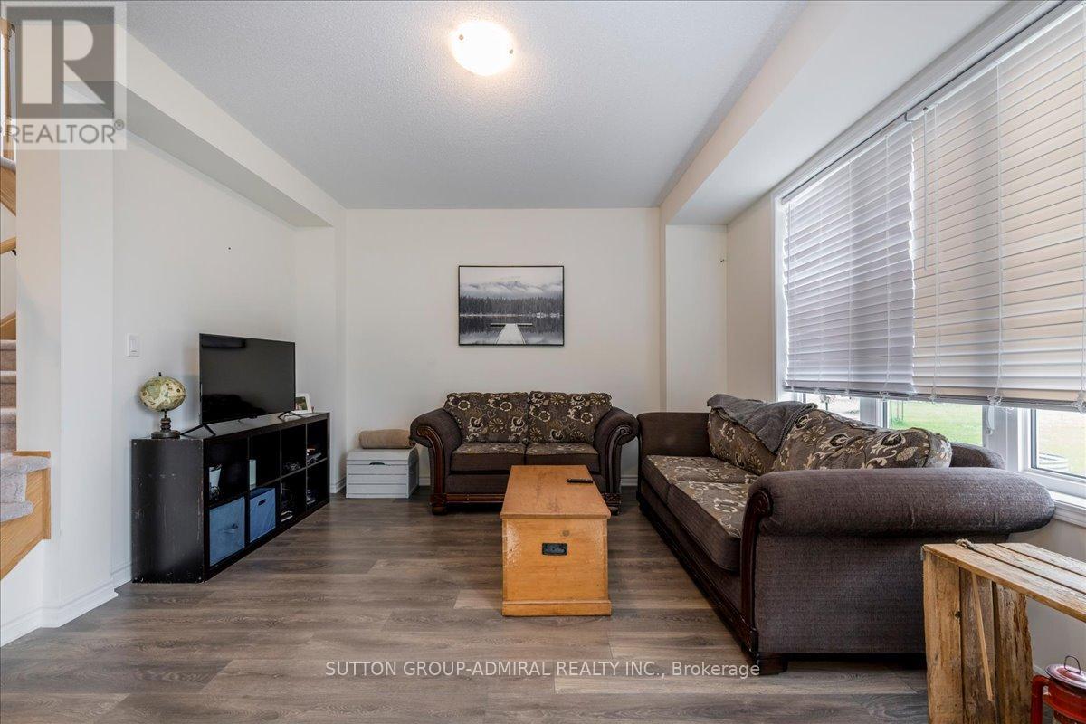 34 Abby Drive, Wasaga Beach, Ontario L9Z 0K2 - Photo 5 - S13445148