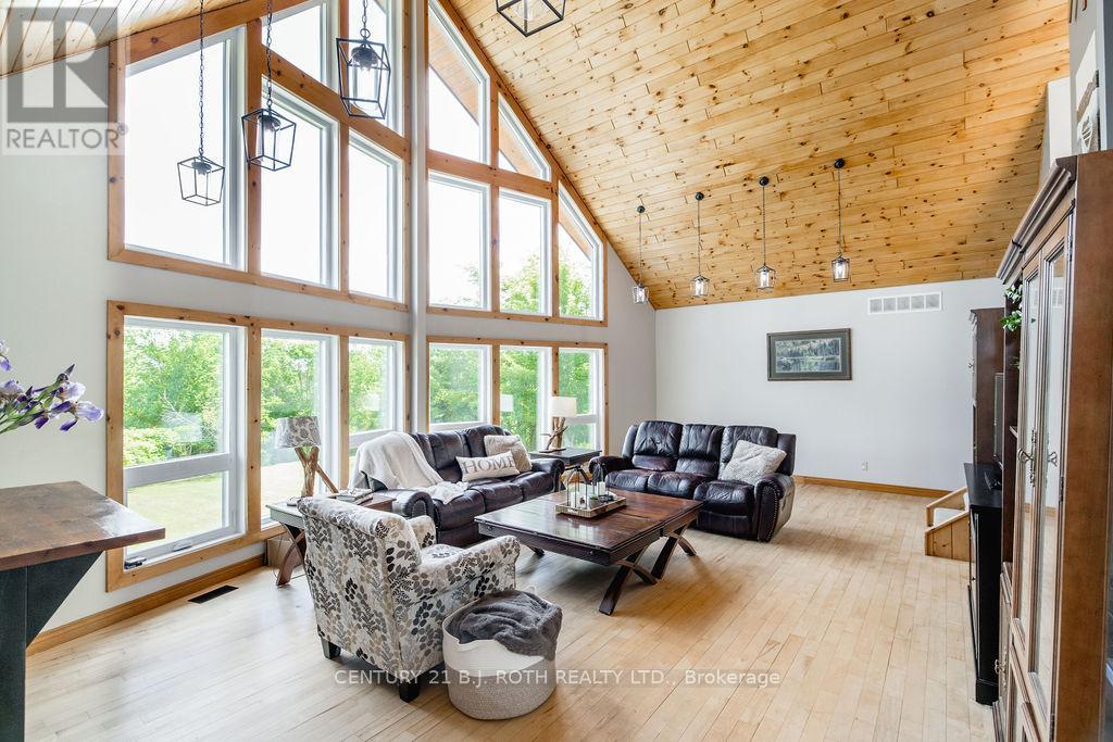 2711 Foxmead Road, Oro-Medonte, Ontario  L0K 1E0 - Photo 4 - S13445182