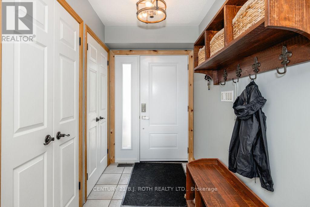 2711 Foxmead Road, Oro-Medonte, Ontario  L0K 1E0 - Photo 6 - S13445182