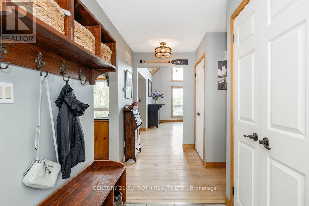 2711 Foxmead Road, Oro-Medonte, Ontario  L0K 1E0 - Photo 7 - S13445182
