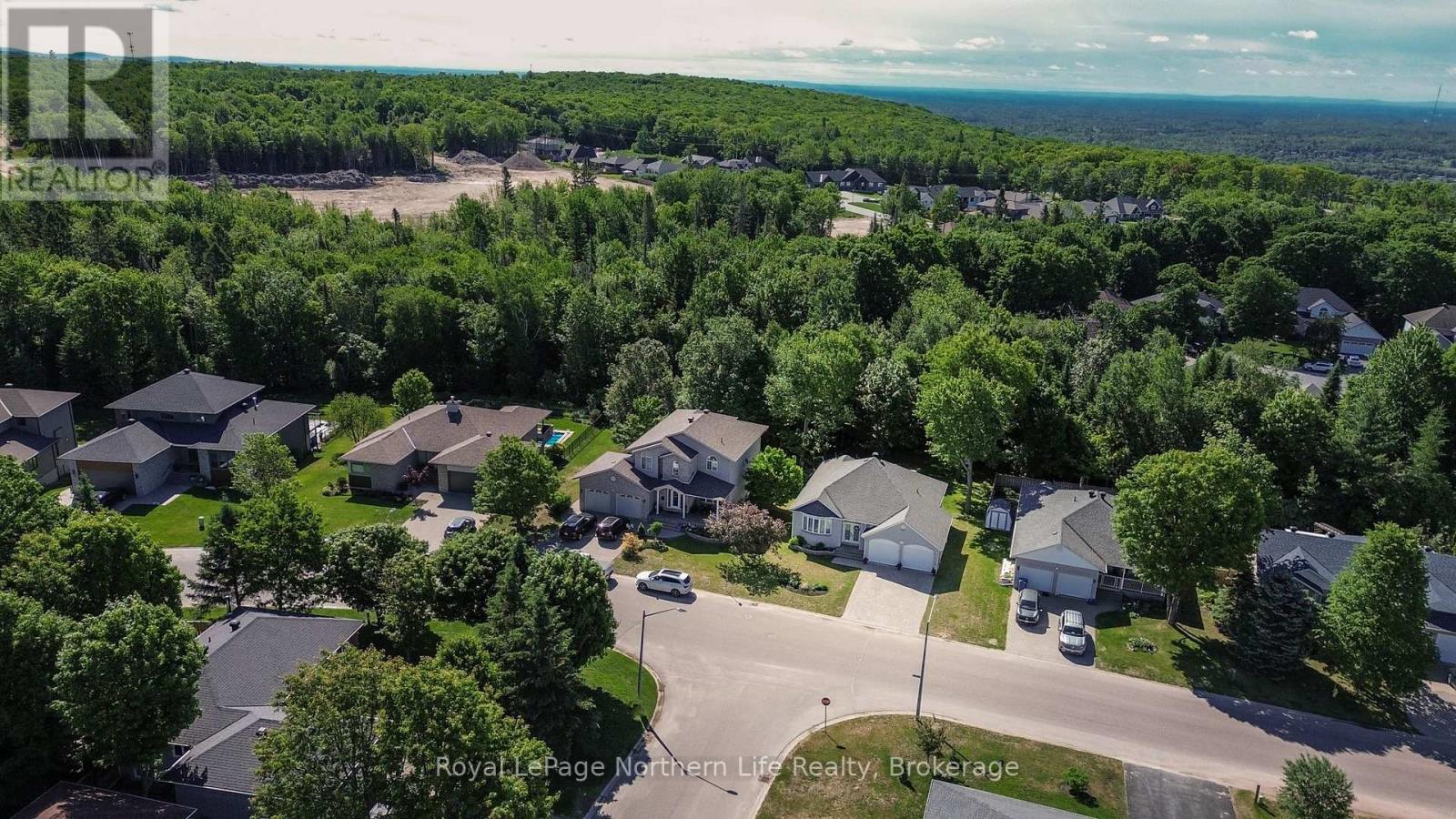 413 Pearce Street, North Bay, Ontario  P1C 1M8 - Photo 3 - X13445340