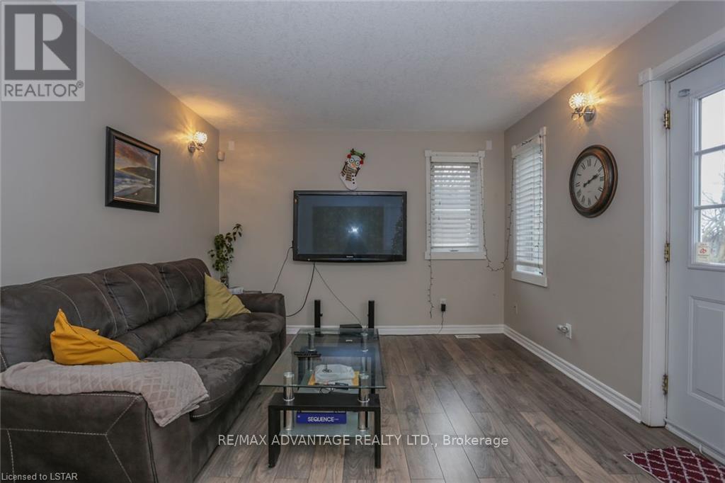 Upper - 17 Sterling Street, London East, Ontario  N5Y 1Y4 - Photo 11 - X13019226