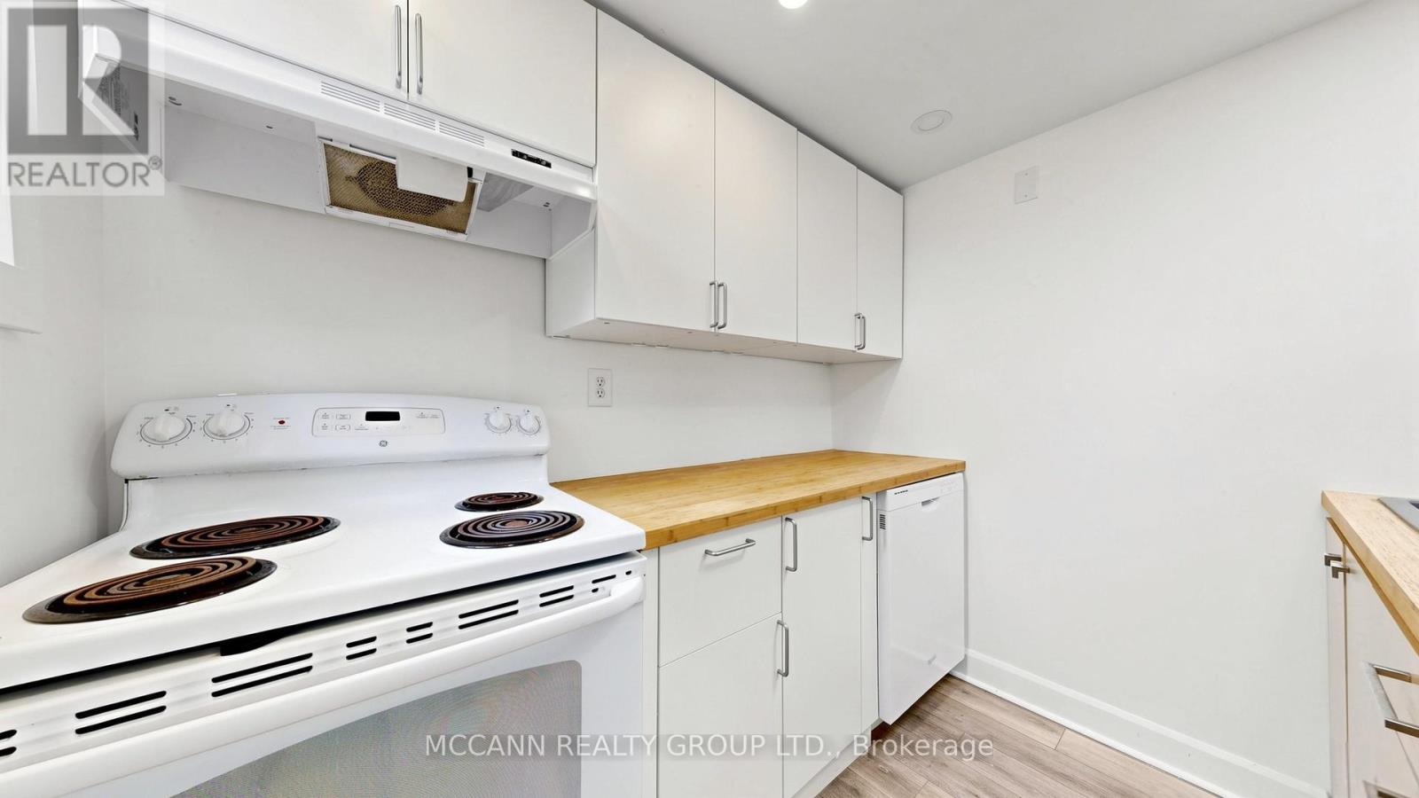 384 Whitmore Avenue, Toronto, Ontario  M6E 2N4 - Photo 12 - W13445150