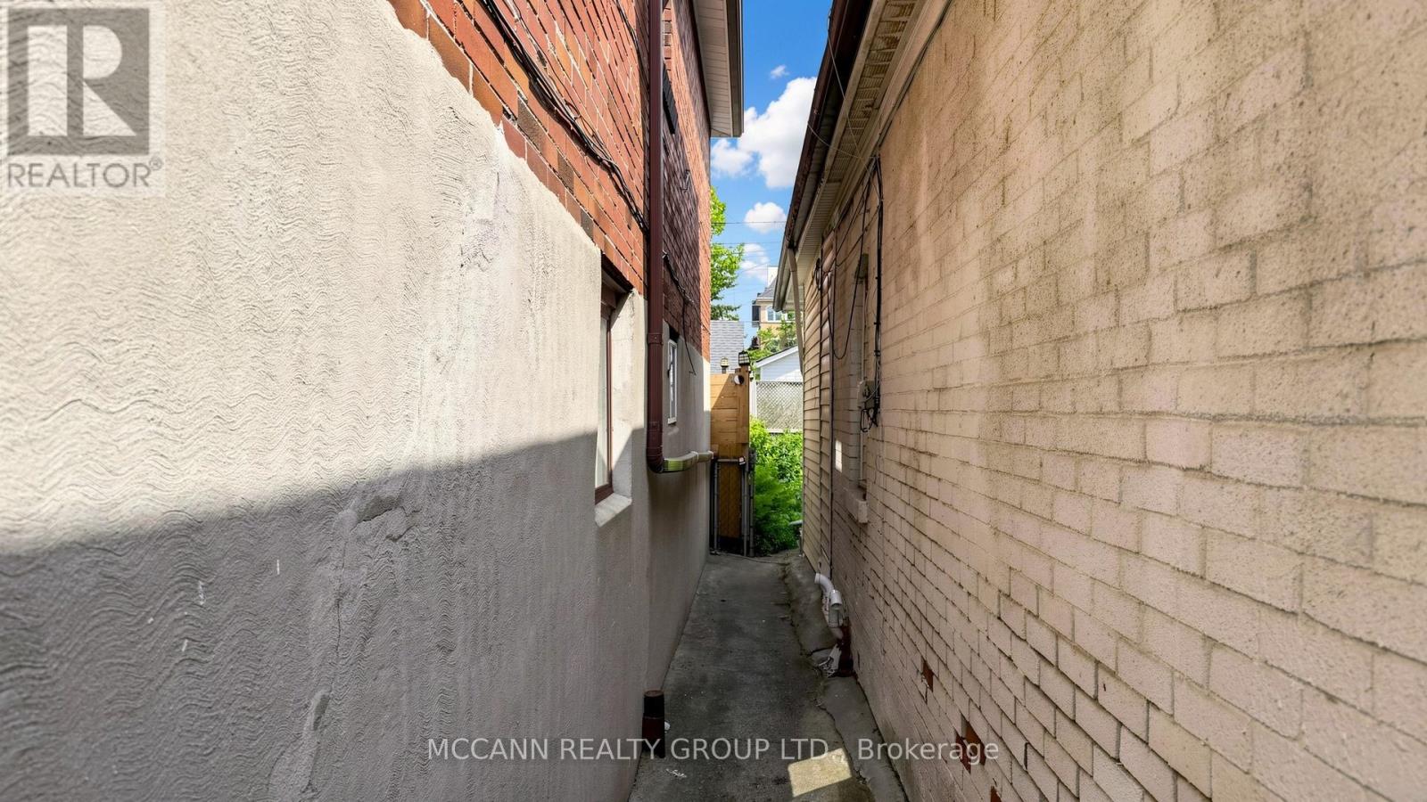 384 Whitmore Avenue, Toronto, Ontario  M6E 2N4 - Photo 25 - W13445150
