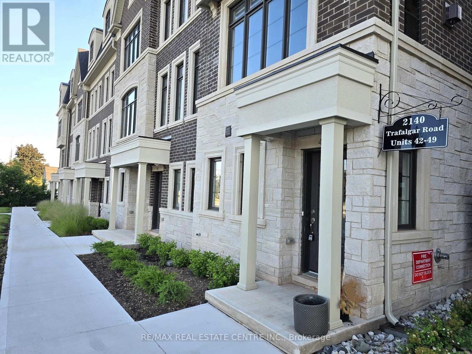 49 - 2140 Trafalgar Road, Oakville, Ontario  L6H 7H2 - Photo 3 - W13445212