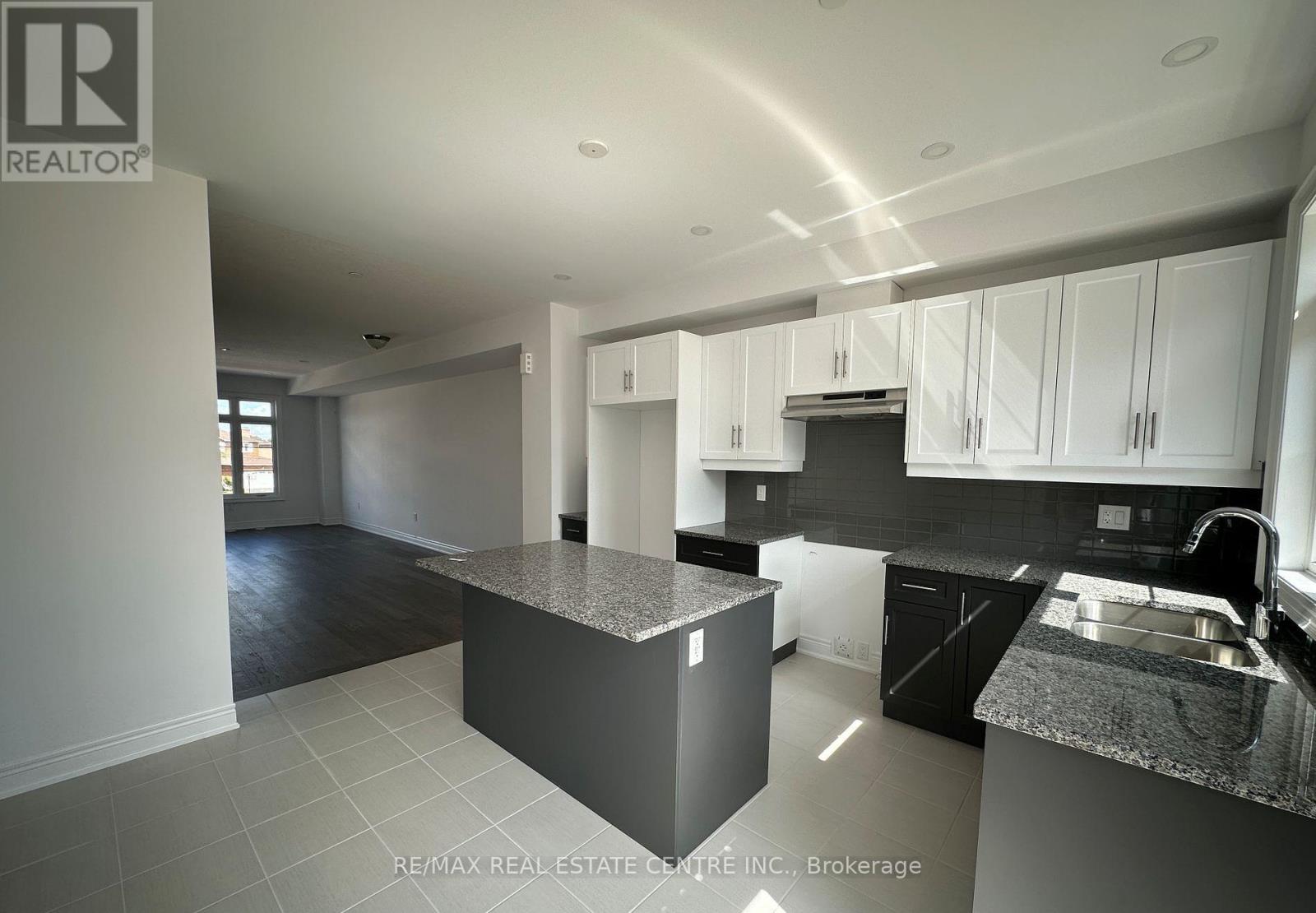 49 - 2140 Trafalgar Road, Oakville, Ontario  L6H 7H2 - Photo 7 - W13445212