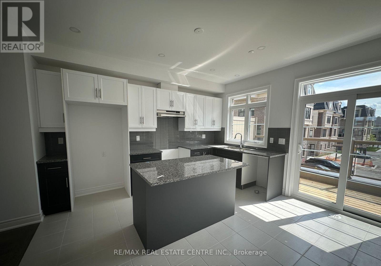 49 - 2140 Trafalgar Road, Oakville, Ontario  L6H 7H2 - Photo 8 - W13445212