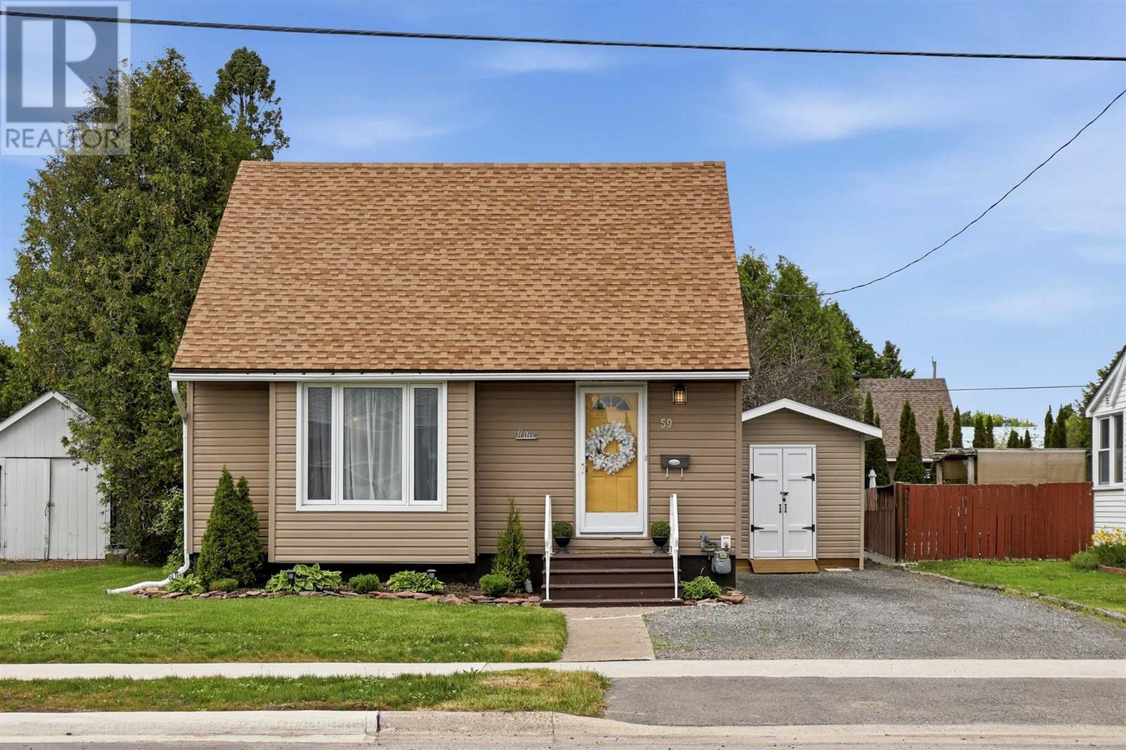 59 Weldon Ave, Sault Ste. Marie, Ontario P6B 3C5 - Photo 2 - SM261454