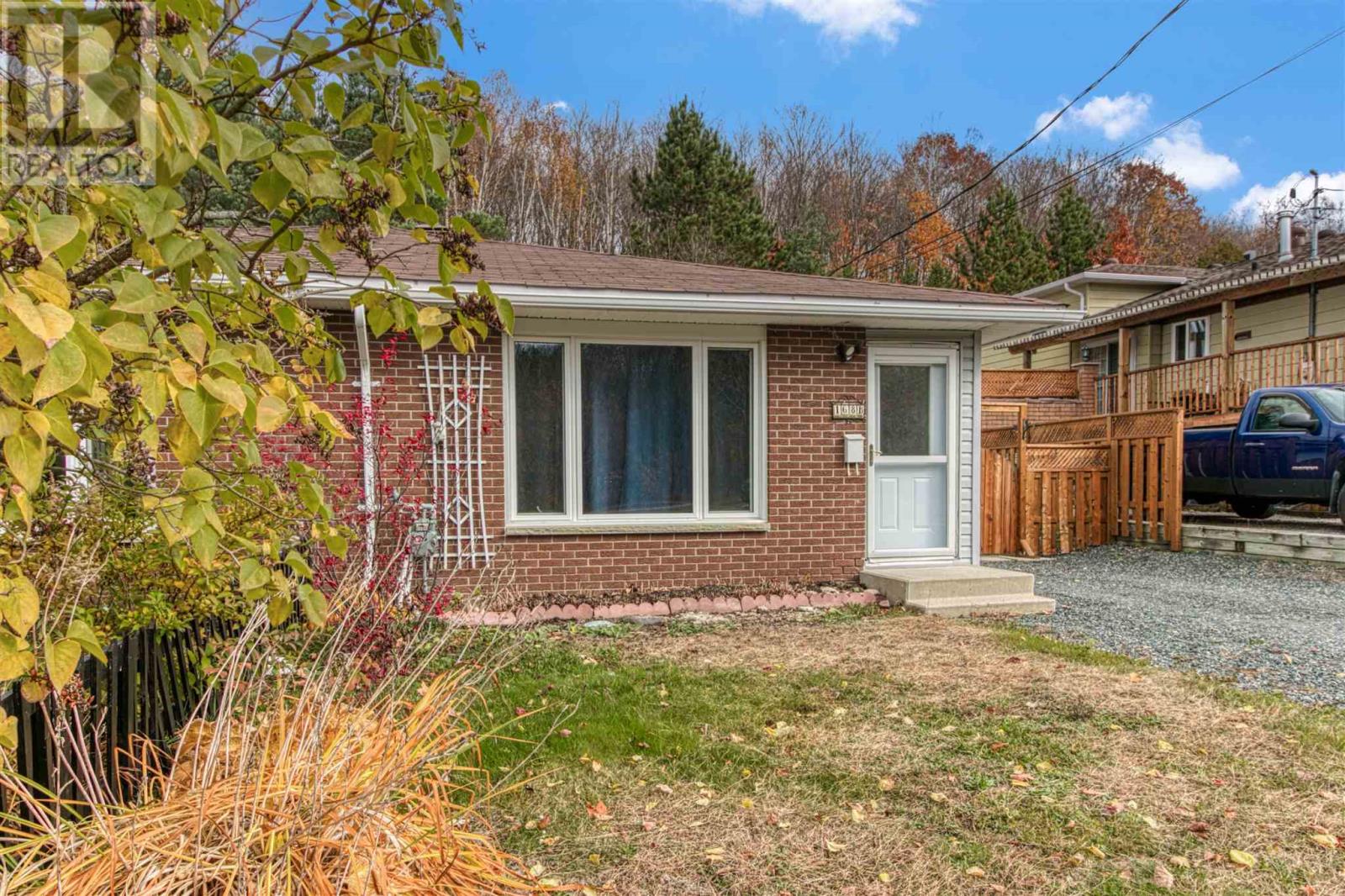168b Ottawa Ave, Elliot Lake, Ontario  P5A 2N7 - Photo 2 - SM261455