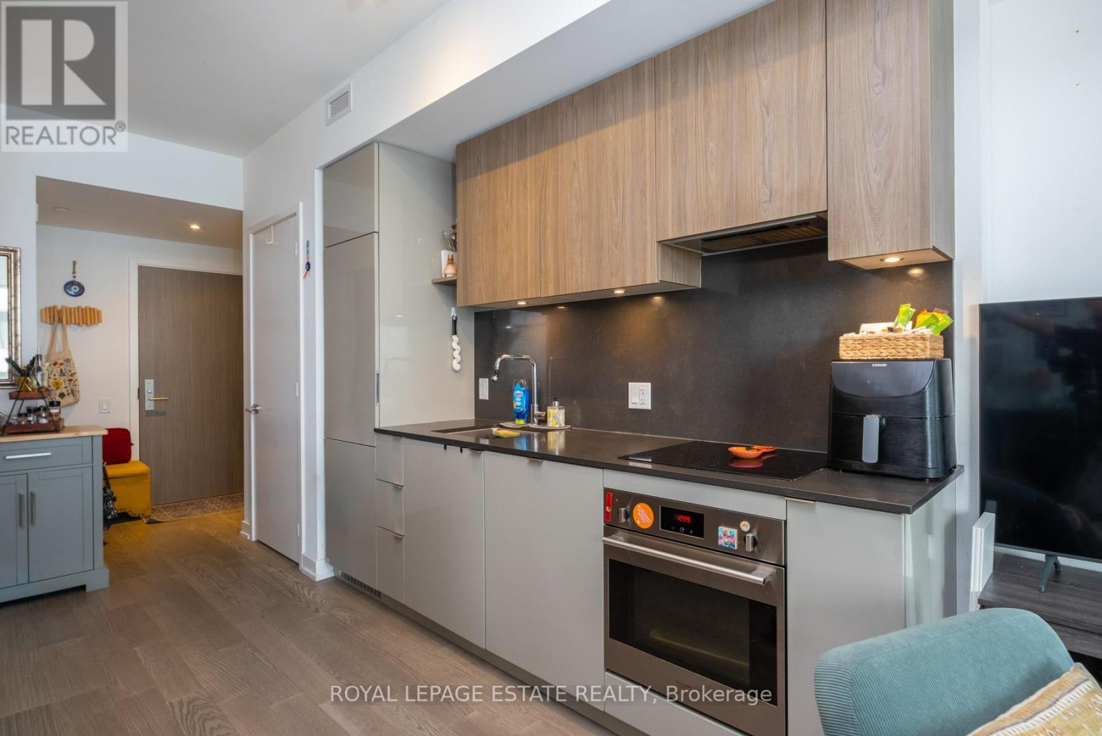 2607 - 161 Roehampton Avenue, Toronto, Ontario  M4P 0C8 - Photo 5 - C13445402