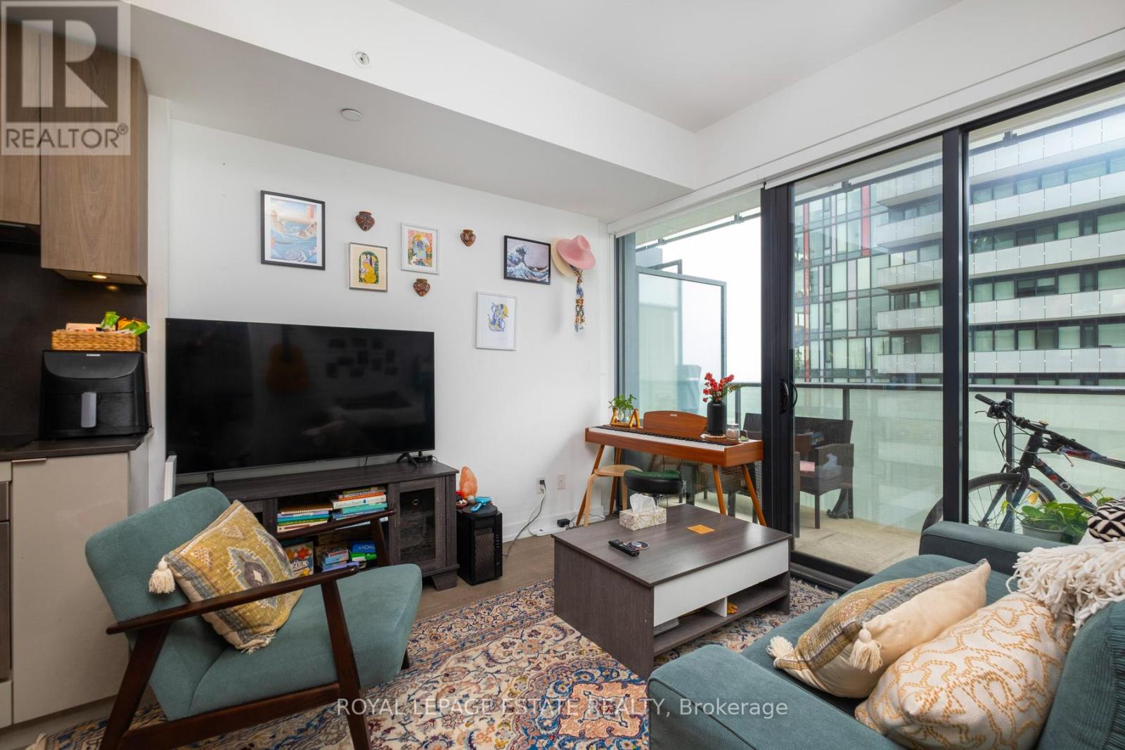 2607 - 161 Roehampton Avenue, Toronto, Ontario  M4P 0C8 - Photo 7 - C13445402