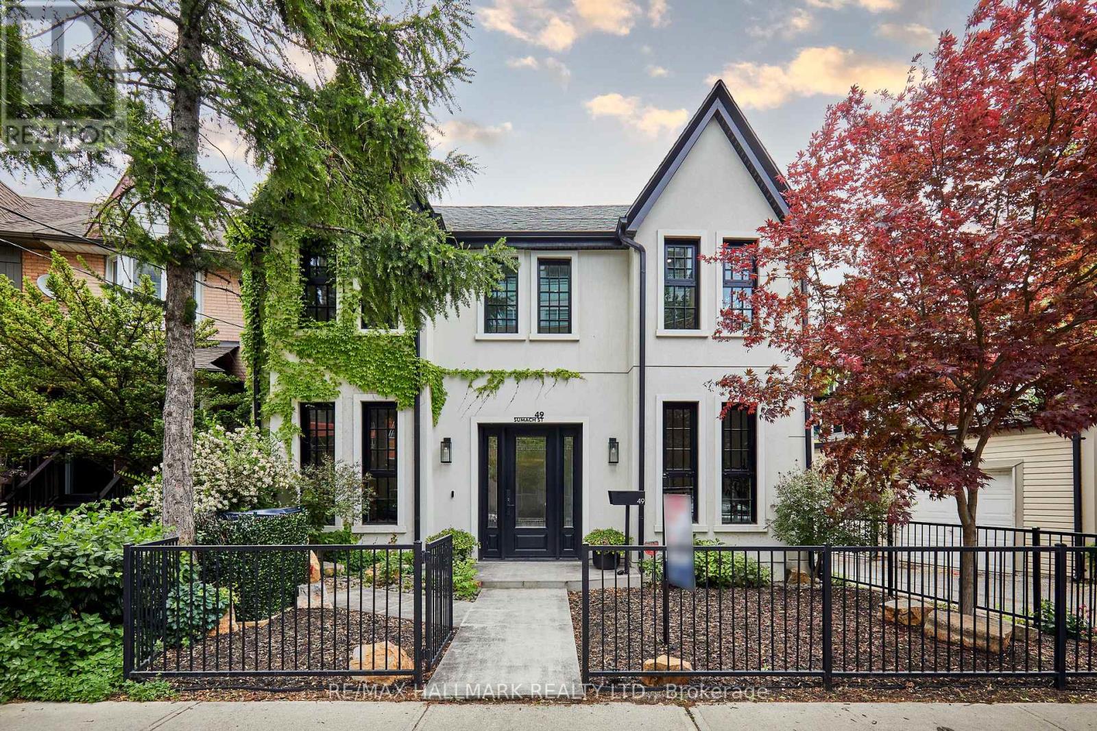 49 SUMACH STREET, Toronto, Ontario